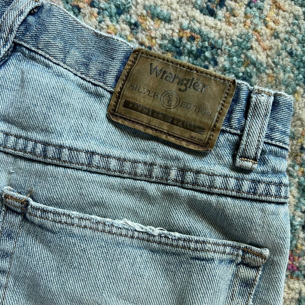 Vintage 1990's Wrangler Silver Edition Naturally Distressed Bermuda Dad Shorts - Picture 5 of 5